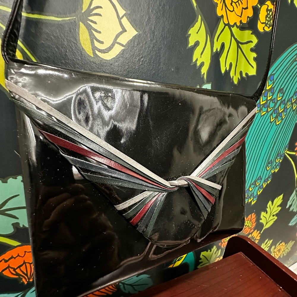 Vintage 1980s Bally Patent Leather Sculptural Bow Shoulder Bag - Picture 6 of 11